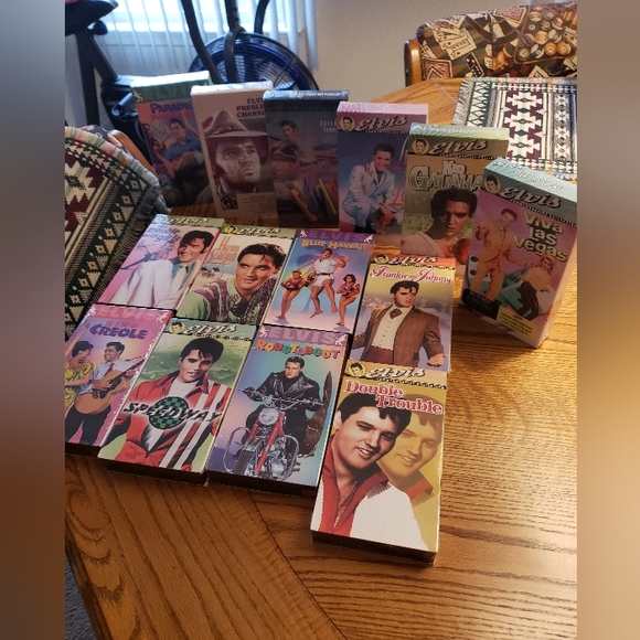 Elvis Presley NEW 14 VHS MOVIES - Picture 3 of 13